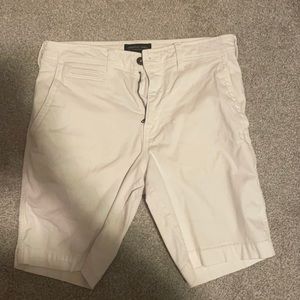 Men’s American eagle extreme flex khaki shorts. Waist size 31